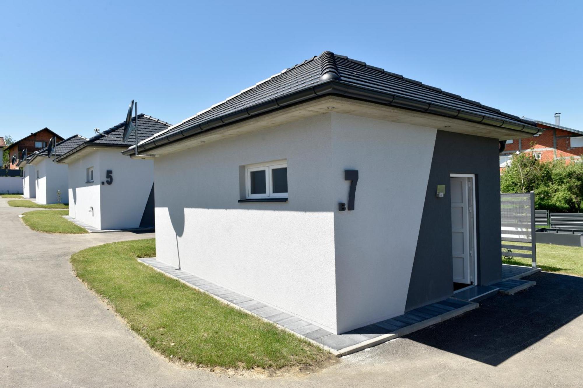بانيا لوكا Apartmani I Bungalovi Trojka الغرفة الصورة