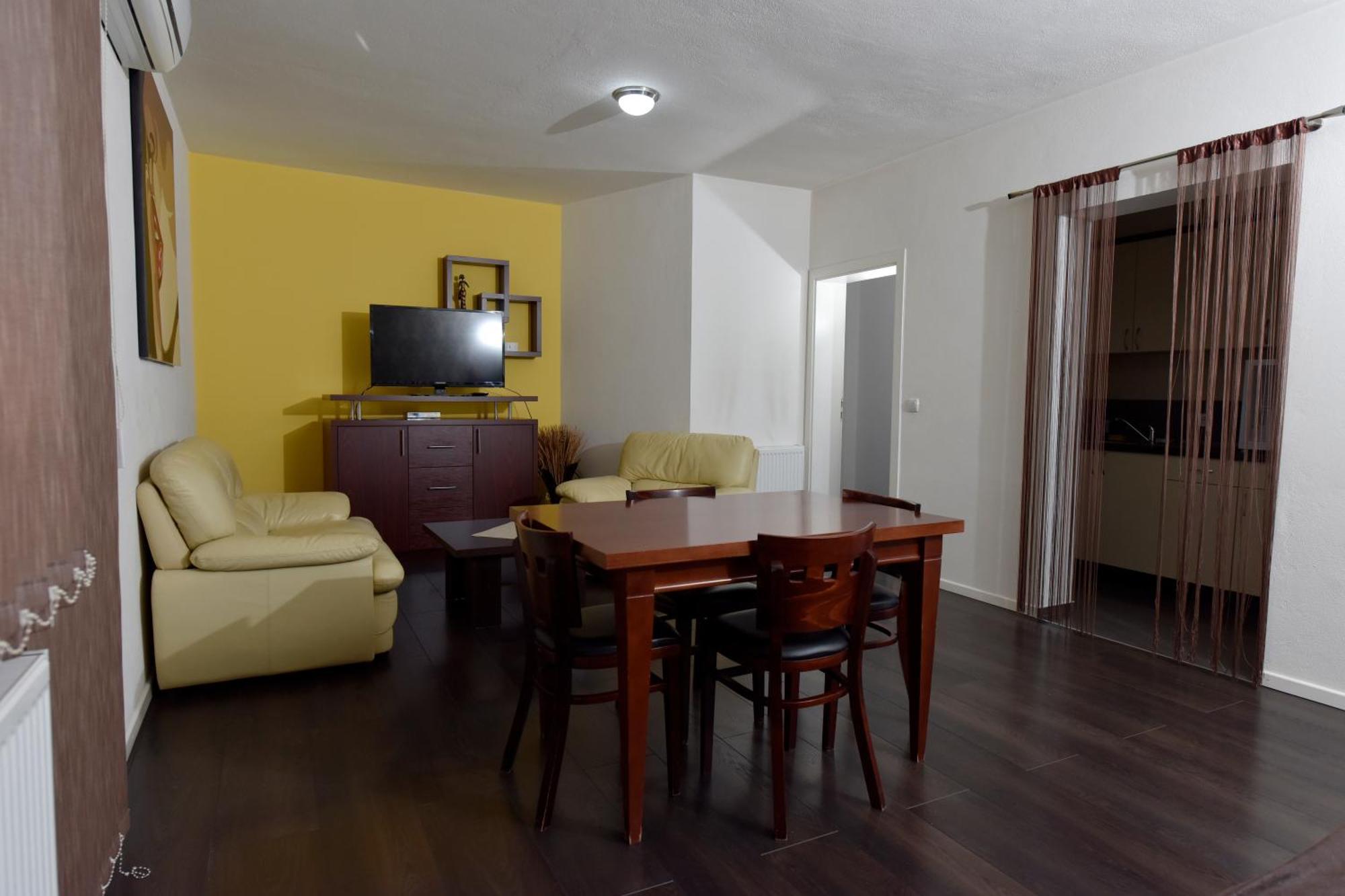 بانيا لوكا Apartmani I Bungalovi Trojka الغرفة الصورة